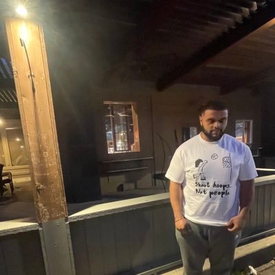 blakeslun's profile picture. 