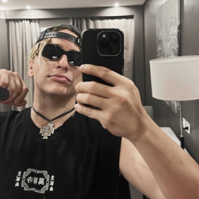 SantyxRiver's profile picture. soy muy guido para estar conforme
                                                  but i have a dream 

                                                   x11T