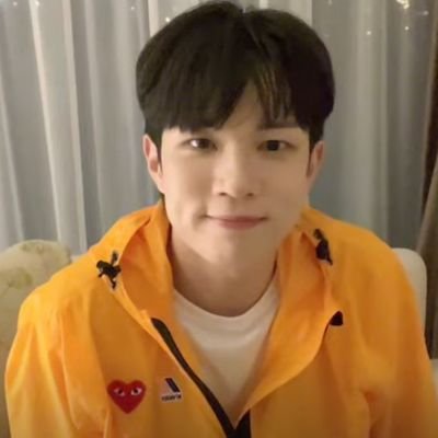 baetory0624's profile picture. 𝗡.𝗙𝗹𝘆𝗶𝗻𝗴🎸 횡프🐰
유회승이라는 중력૮(ੱꀧੱ ⋆)ა