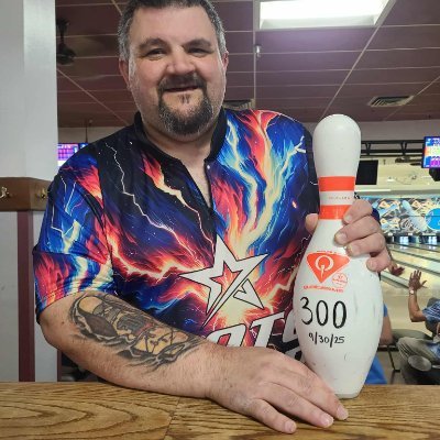 Tgold300's profile picture. I'm 41,  working for a inventory company... enjoy bowling with friends and family. single for too damn long lol...