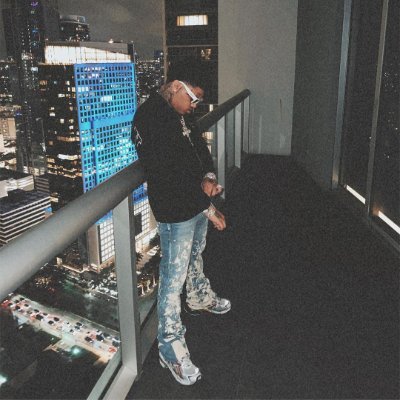vikrzm_'s profile picture. time reveals