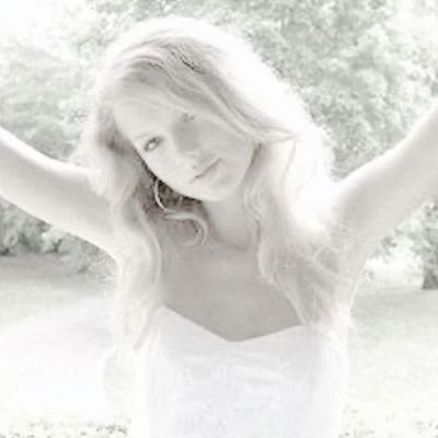 wildesttiptoes's profile picture. # ...  Cause you're just staring at me like you're not convinced that I am real / ldn n1, 5 & 6