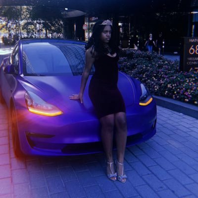 moeeemoneyy's profile picture. 