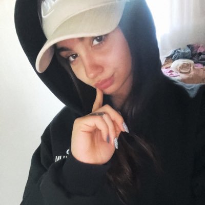 loolettt's profile picture. 