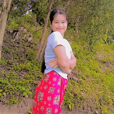 ma_phyu1016's profile picture. Alway lonely 👑💛💜