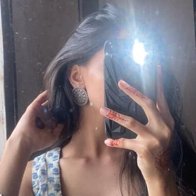 charvi_kaur's profile picture. 