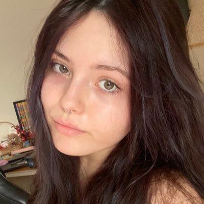 lululislu's profile picture. loving someone is never a waste