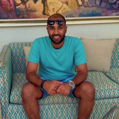 mo_radwan1010's profile picture. 🤞💜الحب هو ان تثق انك في قلب من تحب 💜🤞.                                 https://t.co/mHzDm5072f