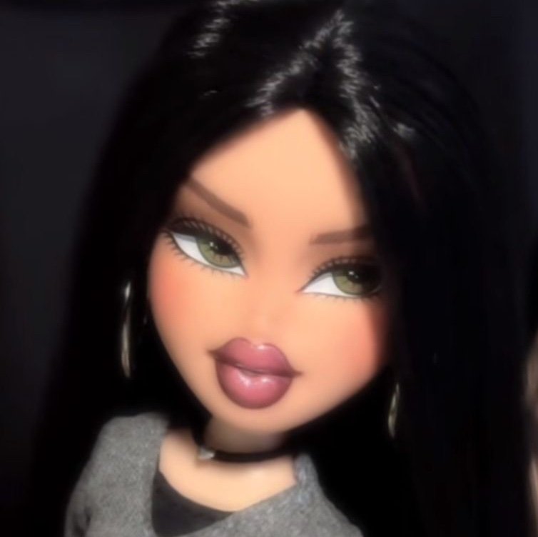 yourqueenNadine's profile picture. 18 year old mean brat who’s better than you and wants money pay up now (findom queen)😛 I send feet pics for $$$ dm for requests
