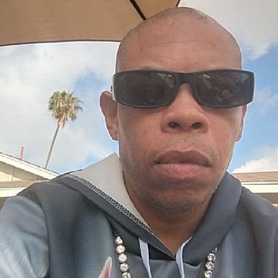 DKadar91493's profile picture. im currently single but I'm into the polygamist relationship.....which is why  I said........polygamist and a  lover of Ladies and I'm 😻pleaser🚫🧢💯