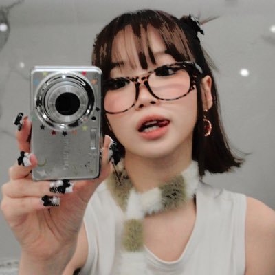 indevoure's profile picture. 