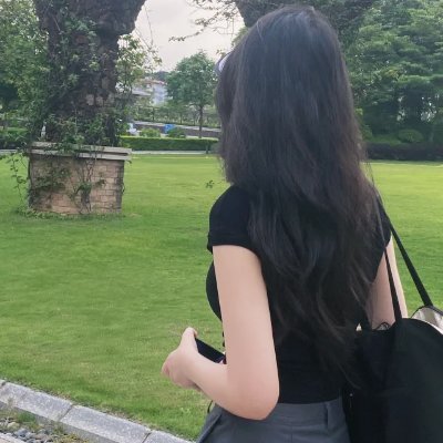 AllisonZhao172's profile picture. Calm soul, warm heart ☕Let’s keep it meaningful   no crypto, no flirting 🚫