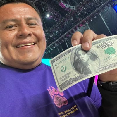 LMebarak's profile picture. Simple Mortal