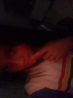 estranha_bc's profile picture. 𝐓𝐡𝐞 𝐩𝐚𝐬𝐭 𝐡𝐚𝐝 𝐭𝐨 𝐛𝐞 𝐥𝐞𝐟𝐭 𝐛𝐞𝐡𝐢𝐧𝐝 𝐛𝐮𝐭 𝐭𝐡𝐞 𝐠𝐨𝐨𝐝 𝐦𝐞𝐦𝐨𝐫𝐢𝐞𝐬 𝐚𝐫𝐞 𝐬𝐨 𝐠𝐨𝐨𝐝 𝐭𝐨 𝐫𝐞𝐥𝐢𝐯𝐞...✩