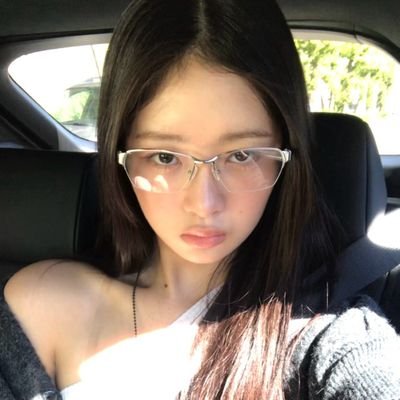 idolslover_'s profile picture. 