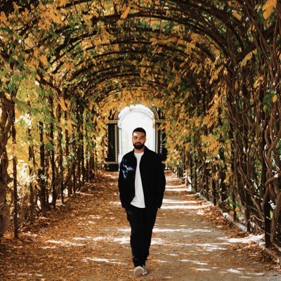 viasaahir's profile picture. toronto 🇨🇦 • data and ai product @ sanofi •