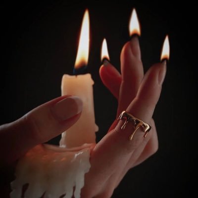 0liJi's profile picture. اللهم اجعل حياتي ﴿نُورٌ علىٰ نُورٍ﴾ …………………………………………………………………………………………………كل مُر سيمر .. إلا مرارة فقد الجدات مرّت وإستقرت