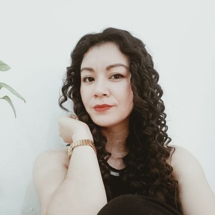 floricellmtz's profile picture. 