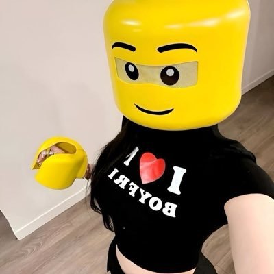 esskeet's profile picture. 