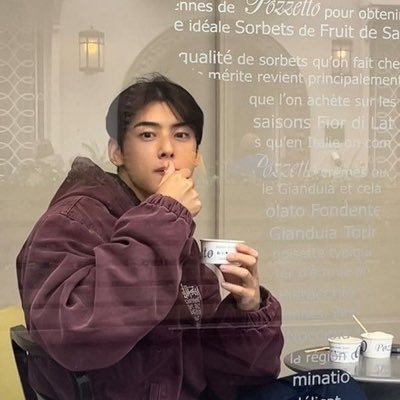 clveelouff's profile picture. 