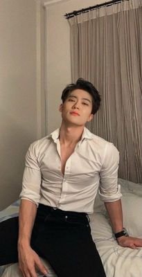 geograwfis's profile picture. Jeong Jaehyun (1997) — graceful yet strong, radiant yet calm, he is the harmony of elegance and warmth.