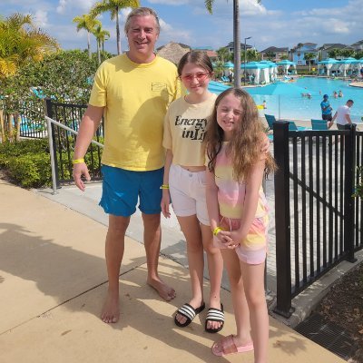 CrimsonTideWes's profile picture. Proudest dad of 2 girls; Husband; History prof; U. of Alabama Ph.D.; Author of biographies of G.H.W. Bush & R. Reagan; Working on bio of Pres. Trump; NO DMs!!!