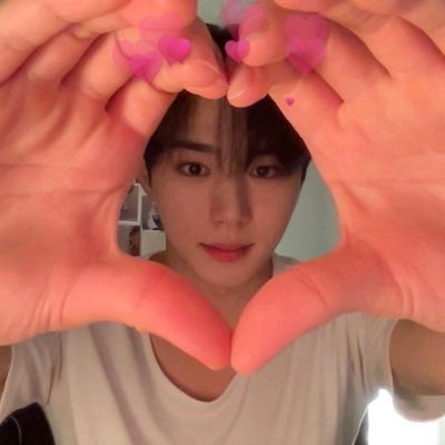 zzzxzvzv's profile picture. 쭌사맥