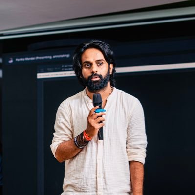 vryworks's profile picture. Staff Product Designer at @LoopHealthHQ (YC20) ✦ 10+ years of experience ✦ Rive & Play Ambassador ✦ Ex. Paytm, HDFC, Times, Grappus