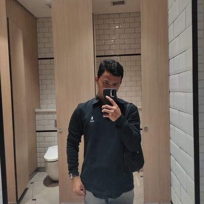 milkyorenj's profile picture. what's bigger than love?