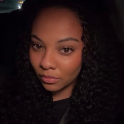 SavStill's profile picture. 26 ⋅ I scream at video games for fun