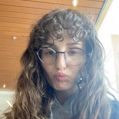 IvySmith120415's profile picture. 
