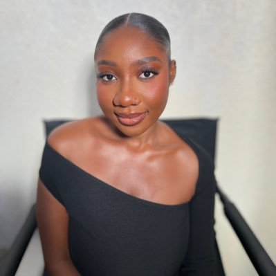 EhmmieEm's profile picture. 