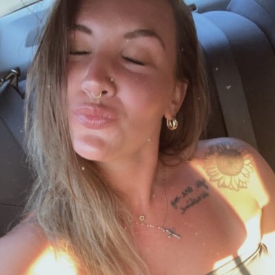 marietroxell's profile picture. God,Family and country in that order                  everything is a workout                                          live healthy ❤️