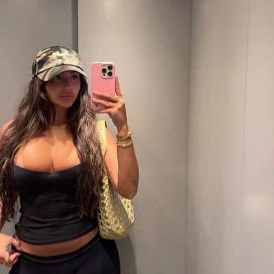 ClaudiaTih80242's profile picture. Let's have fun 🤩