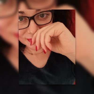 Ioebasta_17's profile picture. Tra un ormai e un chissà, urlando sottovoce. Amo i tacchi ma vivo sulle punte. Non so chi sono e nel dubbio non mi frequento.