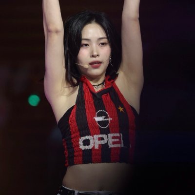 isimpforryujin's profile picture. 