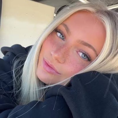 goodperson7777's profile picture. my brain is rotten🤍👱🏻‍♀️