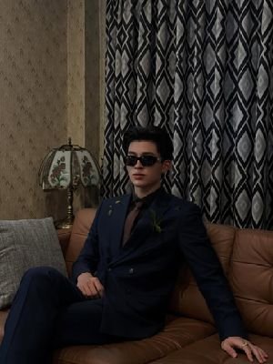 1bee_bee1's profile picture. 