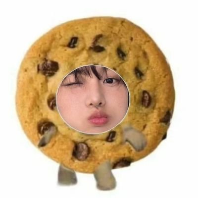 Yongxoon's profile picture. Peraduan grahana dengan belukar—aksara gaungkan keberuntungan nan disematkan oleh @ididluck. Pun kekal melarung sukaria: Pemimpin Cupcake, Jang Yonghoon.