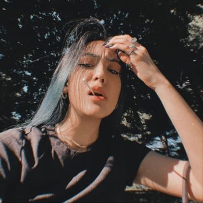 vibeloraa's profile picture. 📍 Lost somewhere beautiful