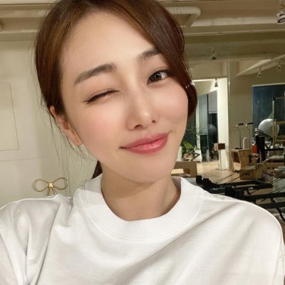 RWDesignLA's profile picture. 阳光女孩，喜欢清晨的宁静与温暖。笑容是我的标志，生活简单而美好。喜欢结识有趣的人，一起享受每个美好瞬间~