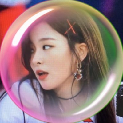 isaseulgi's profile picture. dream girl evil ⋰˚☆