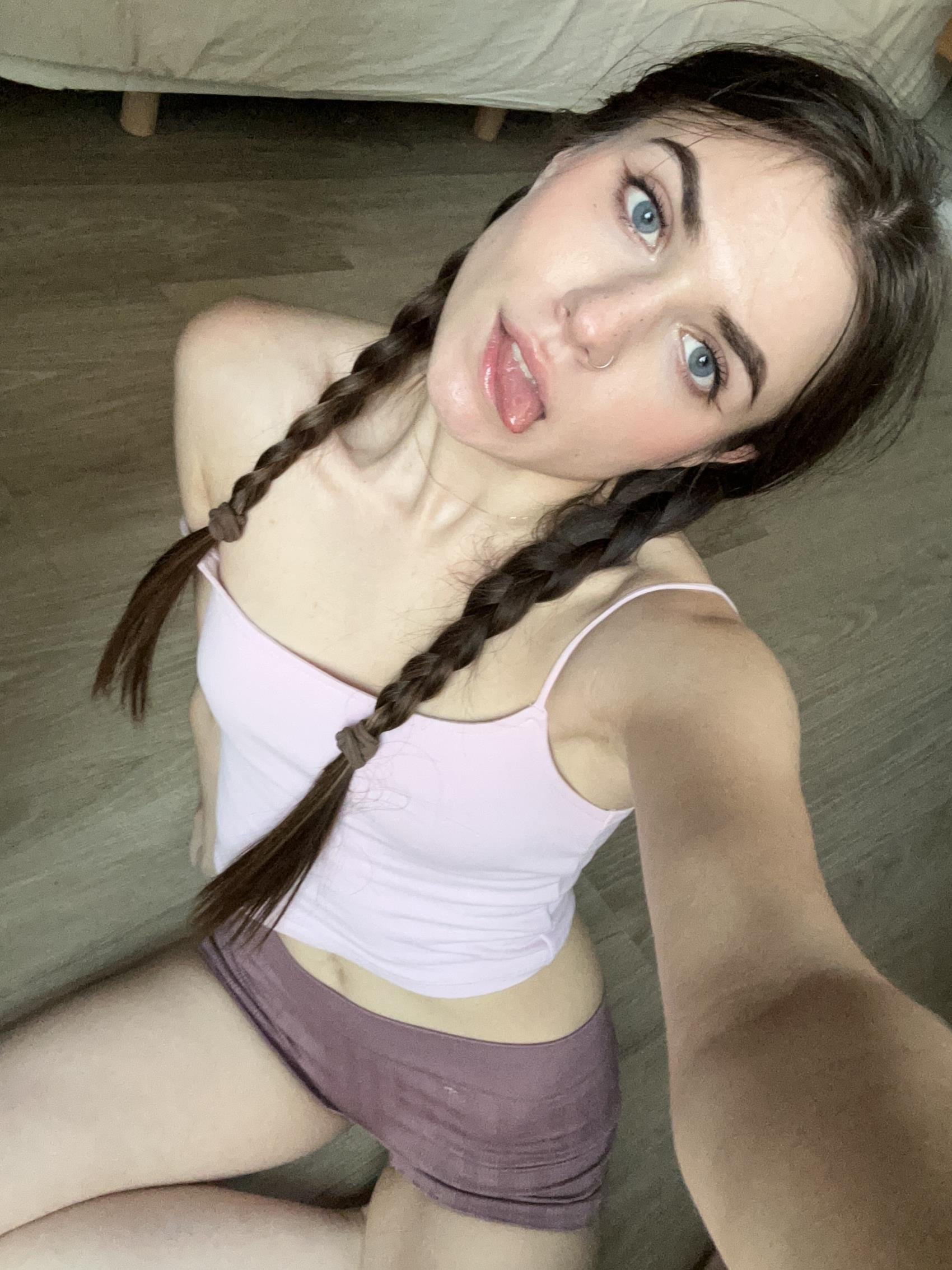 jenny15_la's profile picture. gville | uf-26 | forest girl era