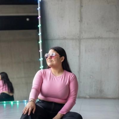 TanBipolar's profile picture. 𝚂𝚒𝚎𝚖𝚙𝚛𝚎 𝚟𝚊𝚜 𝚊 𝚜𝚎𝚛 𝚕𝚊 𝚏𝚕𝚘𝚛 𝚖á𝚜 𝚍𝚞𝚕𝚌𝚎 𝚍𝚎 𝚖𝚒 𝚓𝚊𝚛𝚍í𝚗. 🌸