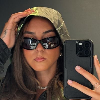 diplodocus_1117's profile picture. esp/eng—
future translator                                                                               
barça, bayern, wnba