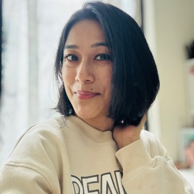 east_wali's profile picture. An old night owl, who tweets about straying thoughts, does the @achha_suniye ™ and Dear Diary tweets whenever she likes.