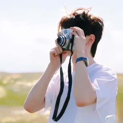 elonbingsit's profile picture. hunter acc 🚫 multi                                                                               use data/wifi