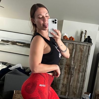Pamela91916's profile picture. Train your mind and body to handle conflict 🤨