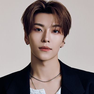 ALD1__XINLONG's profile picture. ONE DESTINY,  DRIVE TO THE TOP! 안녕하세요 ALPHA DRIVE ONE (알파드라이브원)  멤버 3의 허씬롱/贺鑫隆 입니다. (@ALD1s_official)