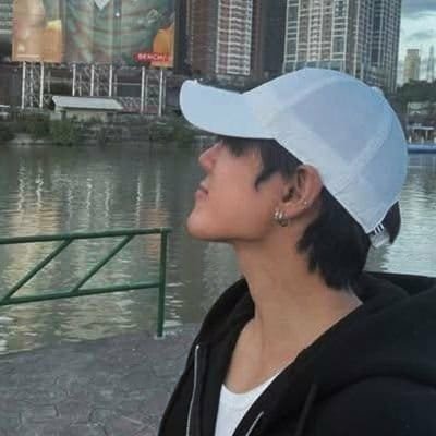 stelland16's profile picture. 